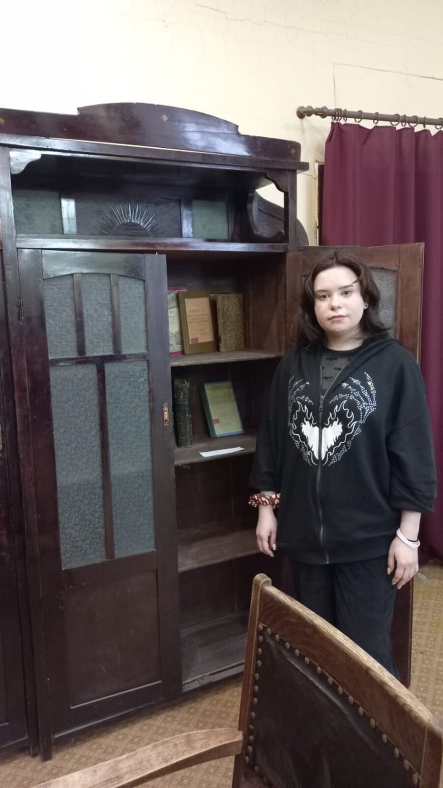 Наши обучающиеся посетили выставку старинных костюмов XIX-XX веков в Центре историко-культурного наследия