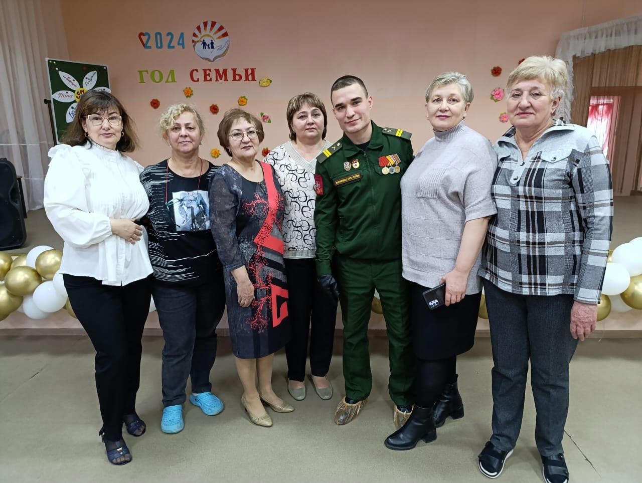 Герои рядом: трогательная встреча с выпускником, младшим сержантом Артуром Пономарёвым