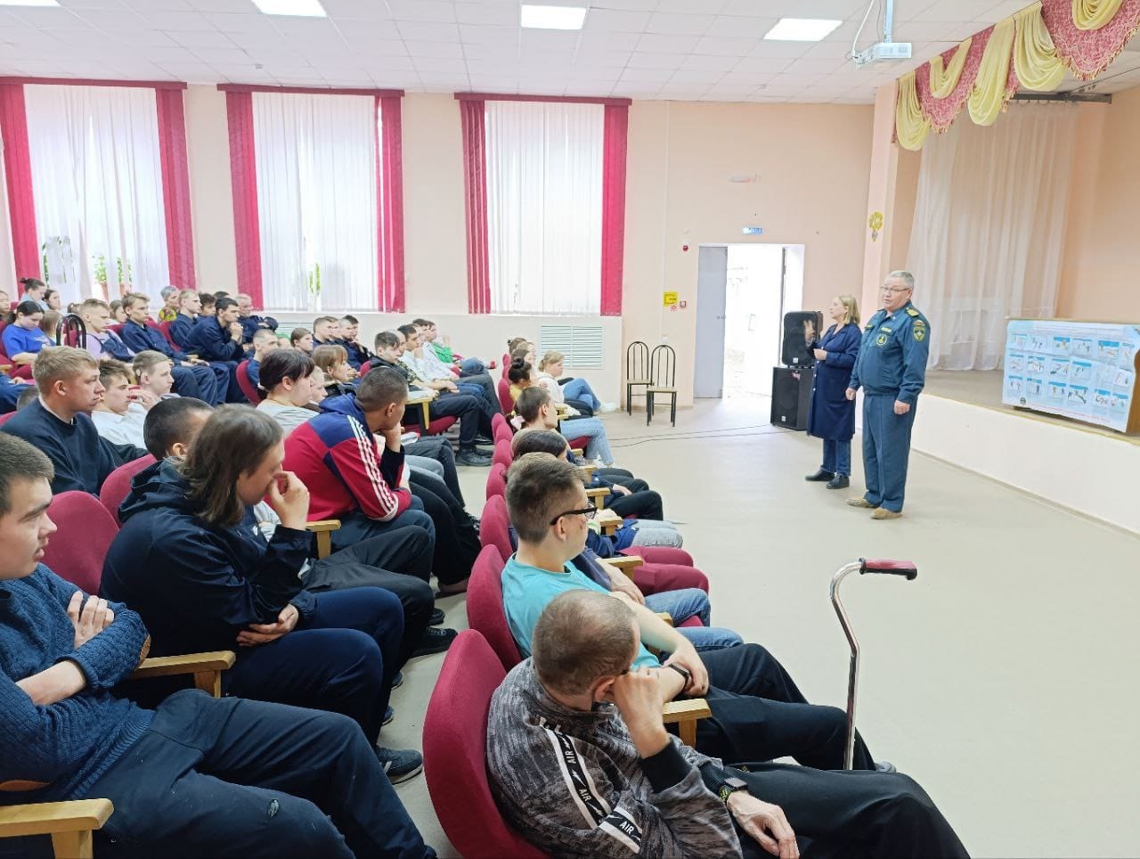 Безопасность на воде: профилактическая беседа от МЧС