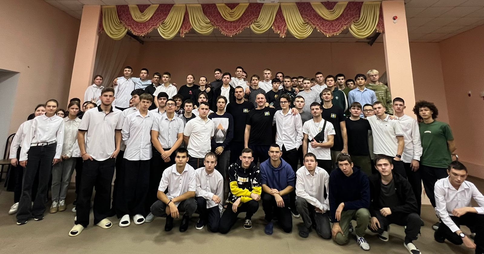 Встреча с выдающимися выпускниками: паралимпийские чемпионы поделились опытом со студентами